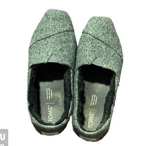 Toms faux fur lined shoes, Women’s size 7